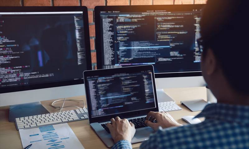 数据科学选型：R与Python如何赋能昌吉市网站建设？